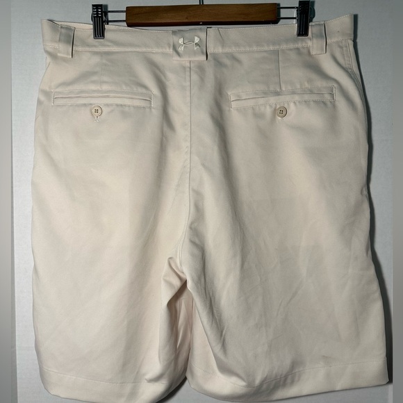 Men’s‎ Under Armour Performance Pleated Front Golf Shorts. Size 36R. Cream. - Picture 6 of 9